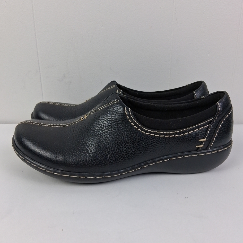 Clarks Women's Ashland Joy Loafer Black Leather Slip on Shoes size  7 M